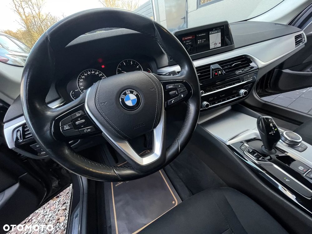 BMW Seria 5 520d - 37