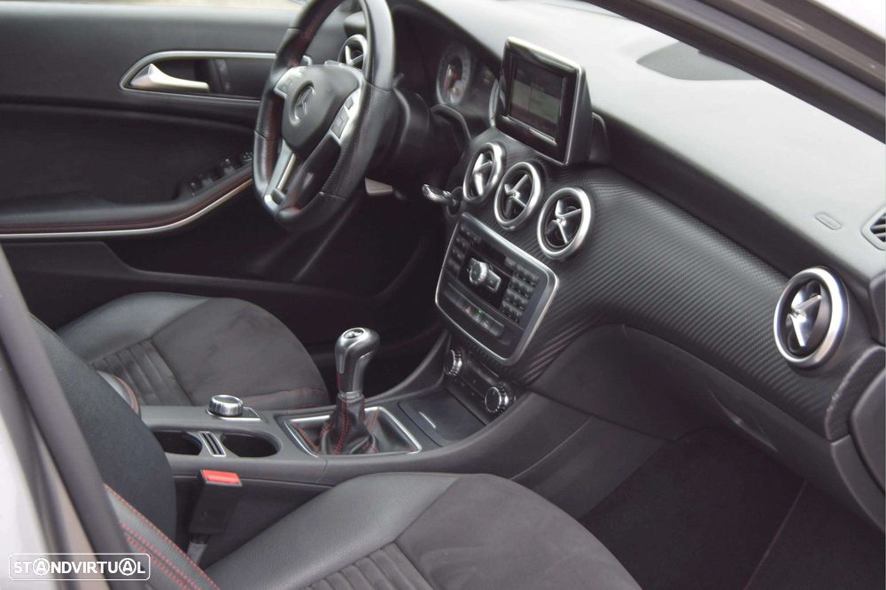 Mercedes-Benz A 180 CDI BE AMG Line - 9