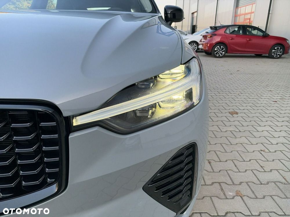 Volvo XC 60 B4 B Plus Dark - 9