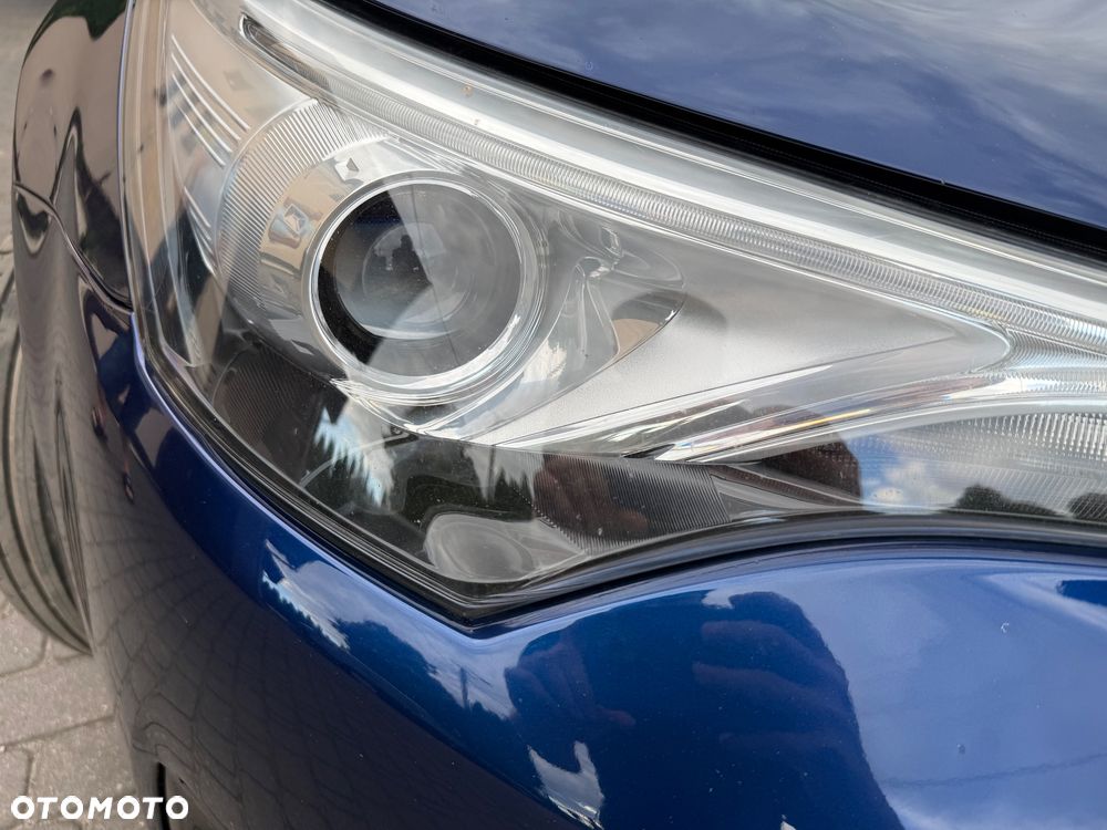 Toyota Avensis 2.0 Premium MS - 16