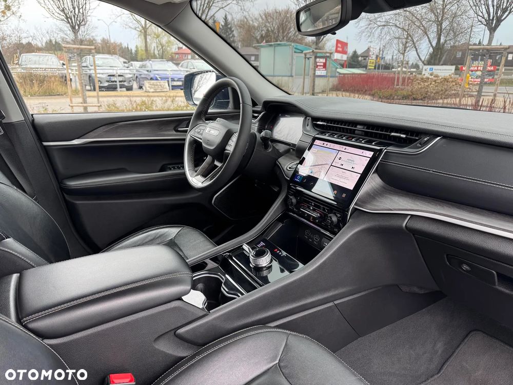 Jeep Grand Cherokee - 13