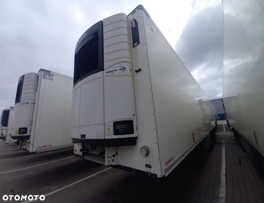 Schmitz Cargobull SKO FP 45 Carrier Vector 1550 - 3