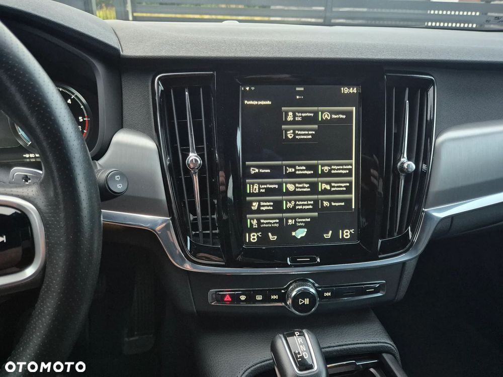 Volvo V90 D4 Geartronic Momentum - 22