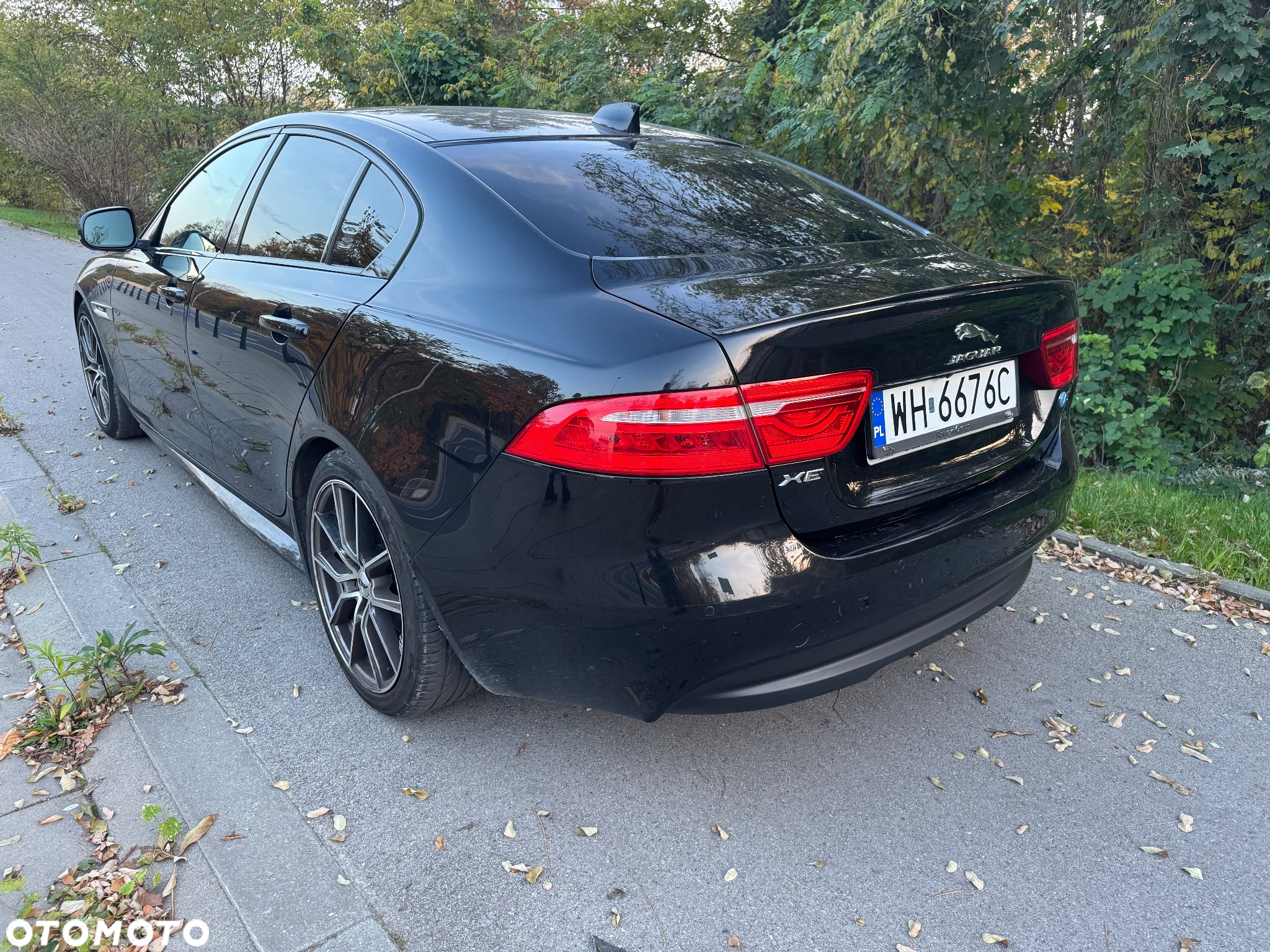 Jaguar XE 2.0 D R-Sport - 4