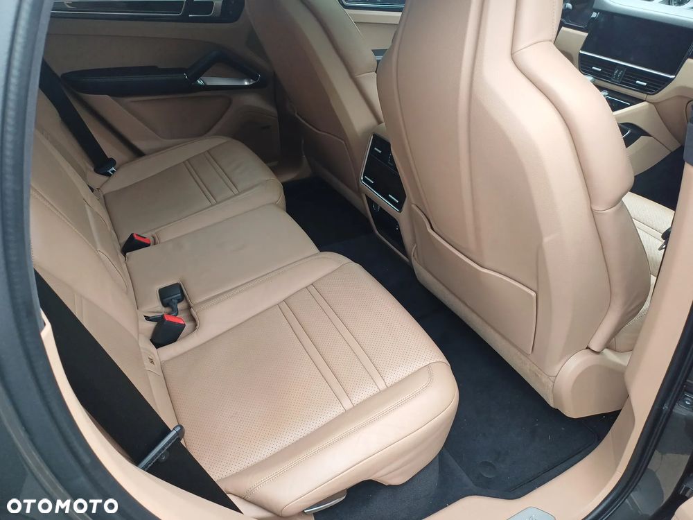 Porsche Cayenne Turbo Tiptronic S - 15