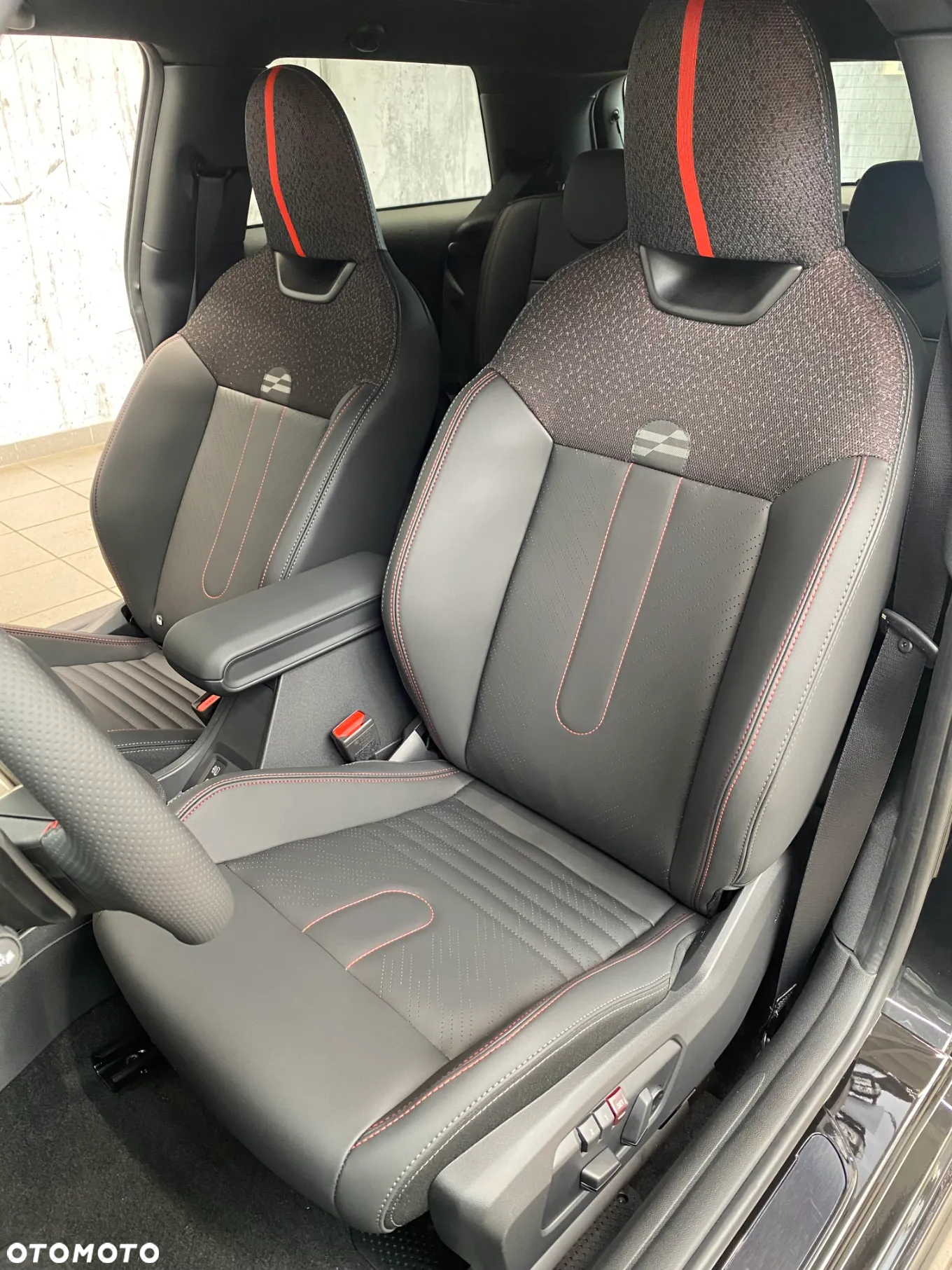 MINI John Cooper Works - 11