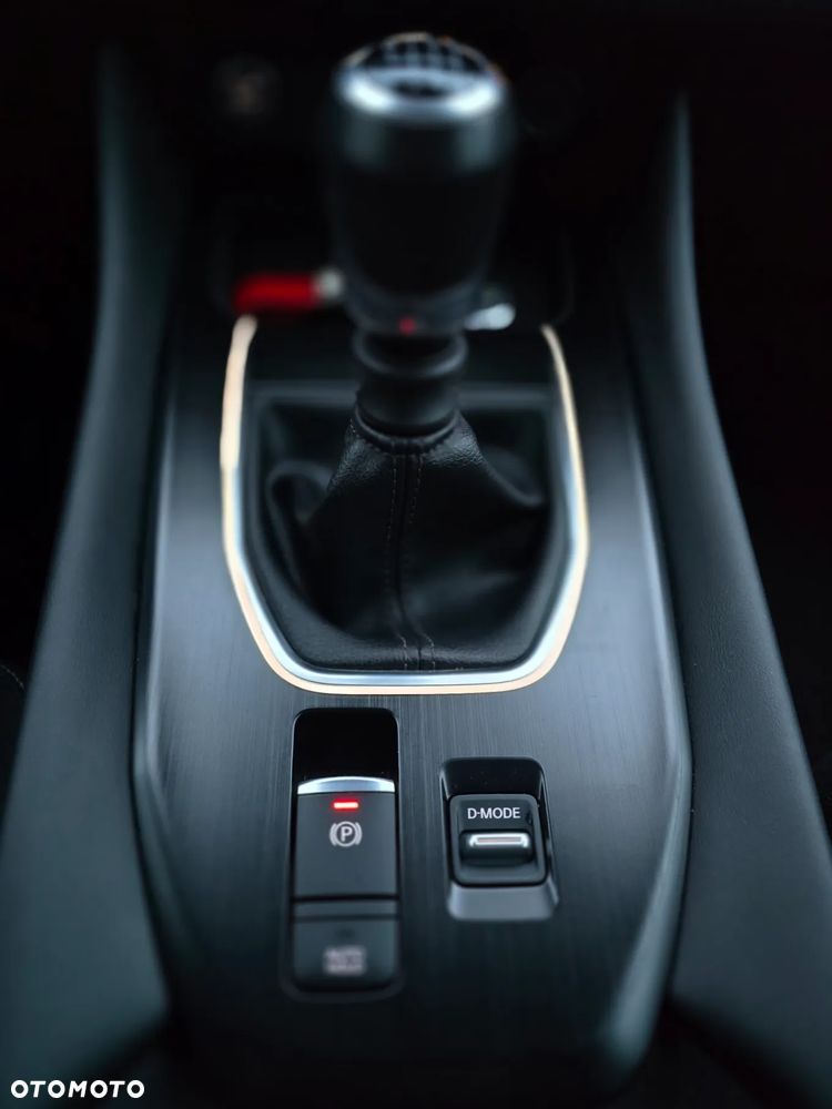 Nissan Qashqai 1.3 DIG-T SHIRO - 27