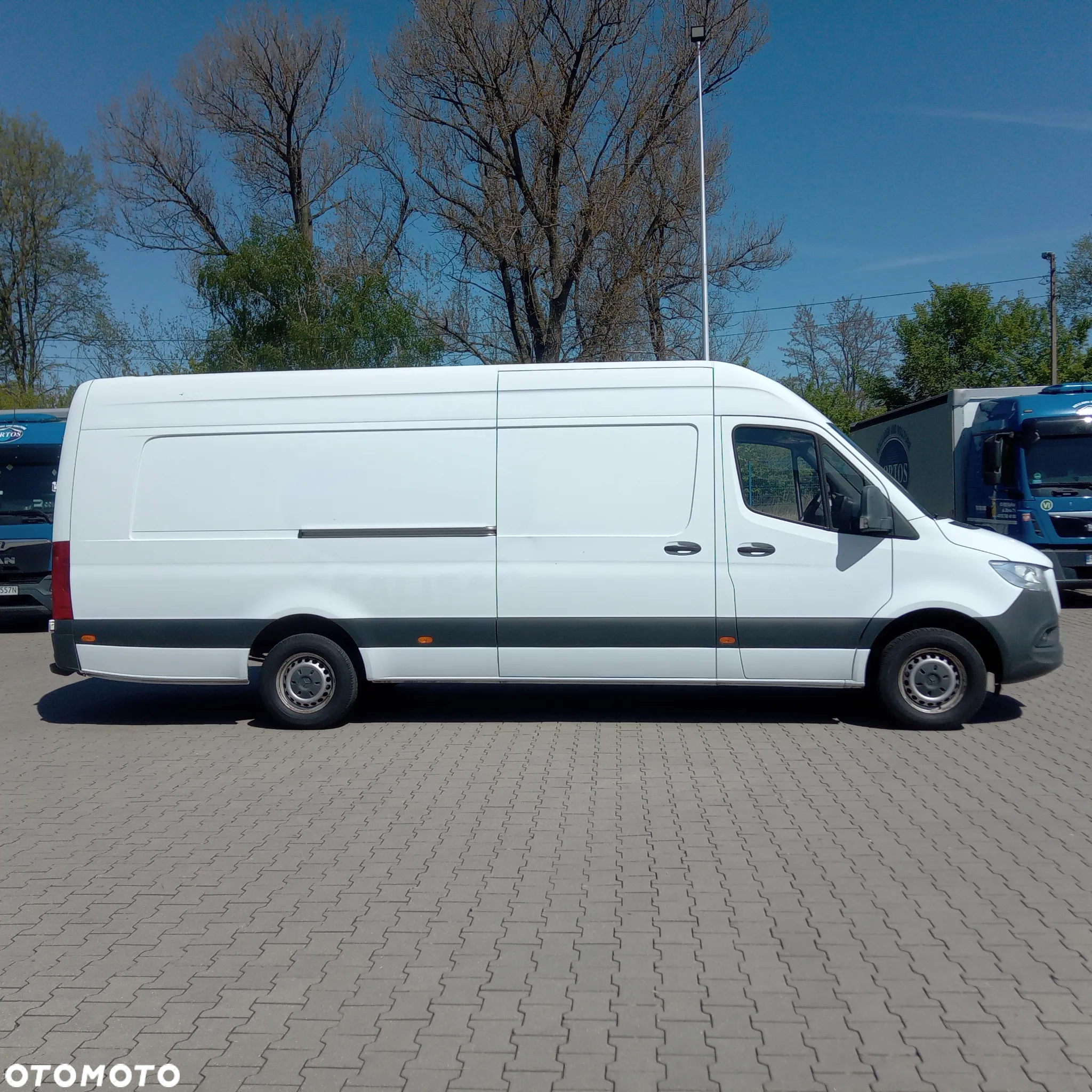 Mercedes-Benz Sprinter - 2