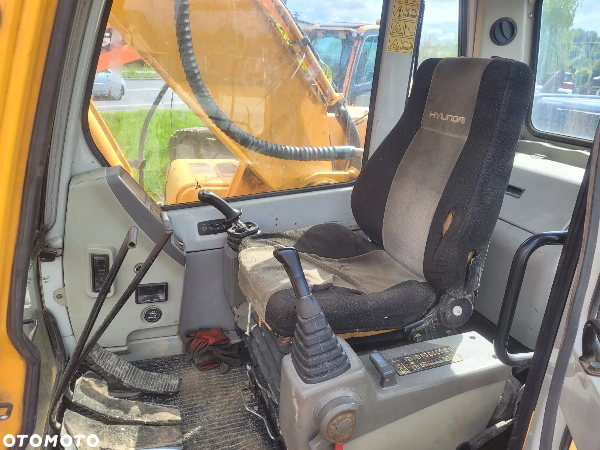 Hyundai 250LC-7 - 8