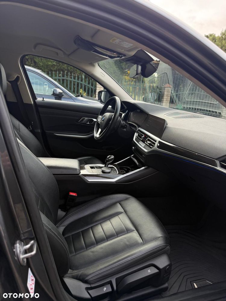 BMW Seria 3 320d Luxury Line - 19