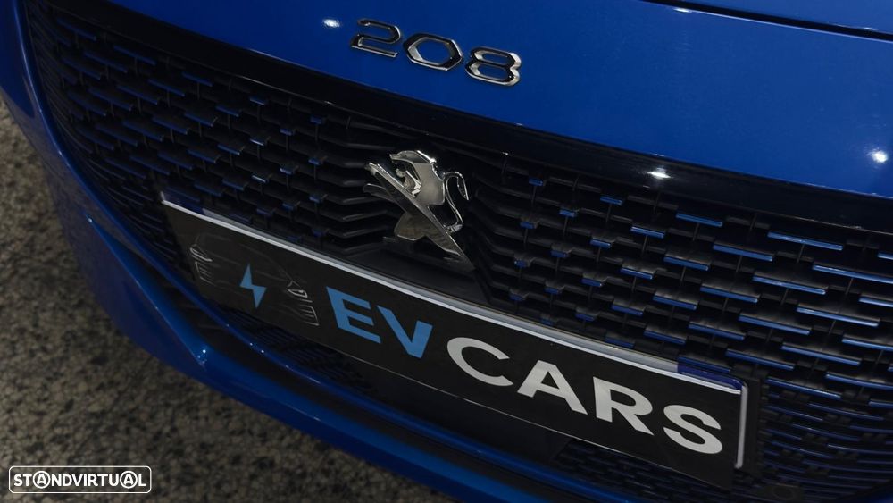 Peugeot e-208 GT - 36