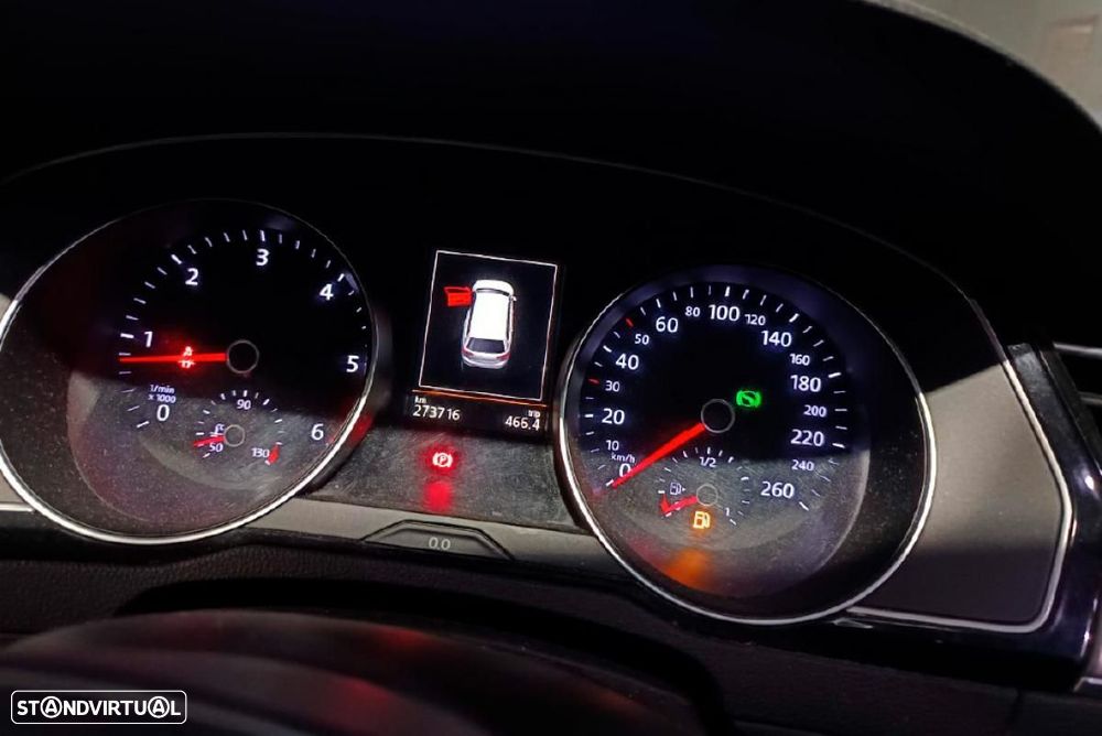 VW Passat Variant - 4