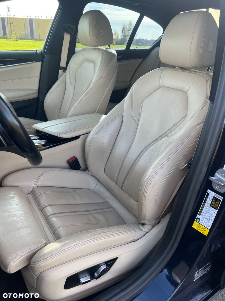 BMW Seria 5 530i Luxury Line - 12