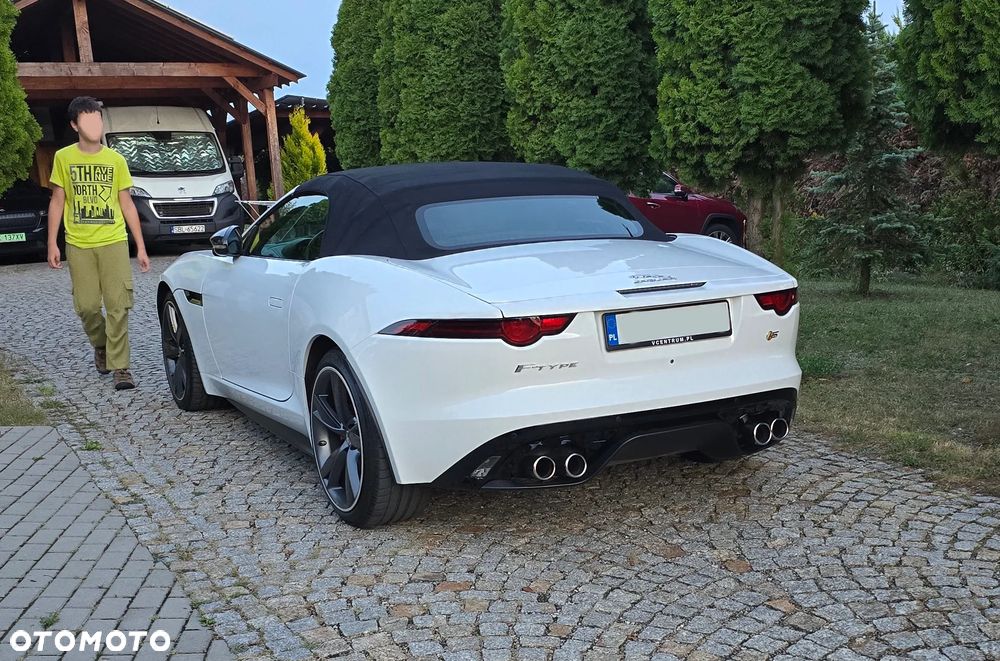 Jaguar F-Type - 10