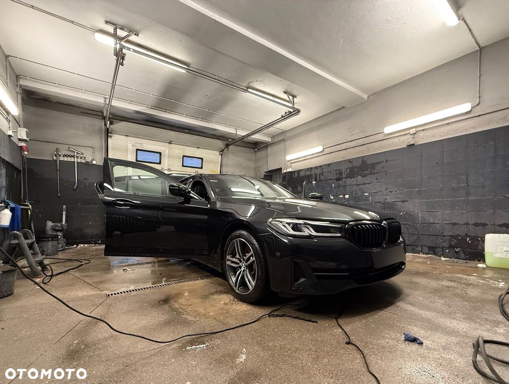 BMW Seria 5 530i xDrive mHEV Luxury Line sport - 14