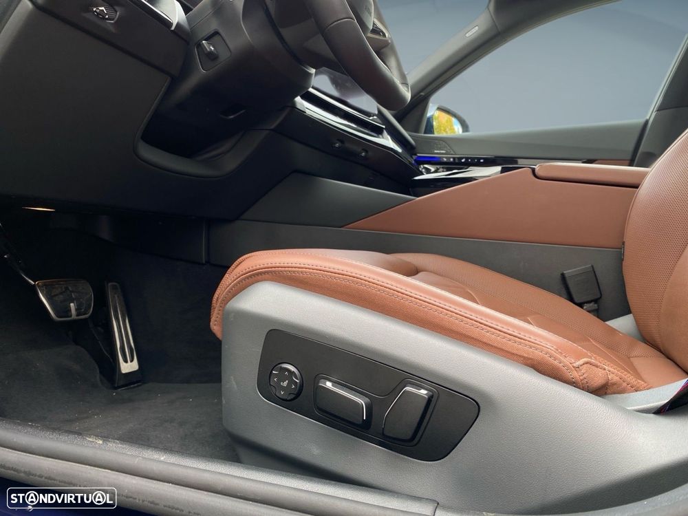 BMW 530 e Pack Desportivo M Pro - 19