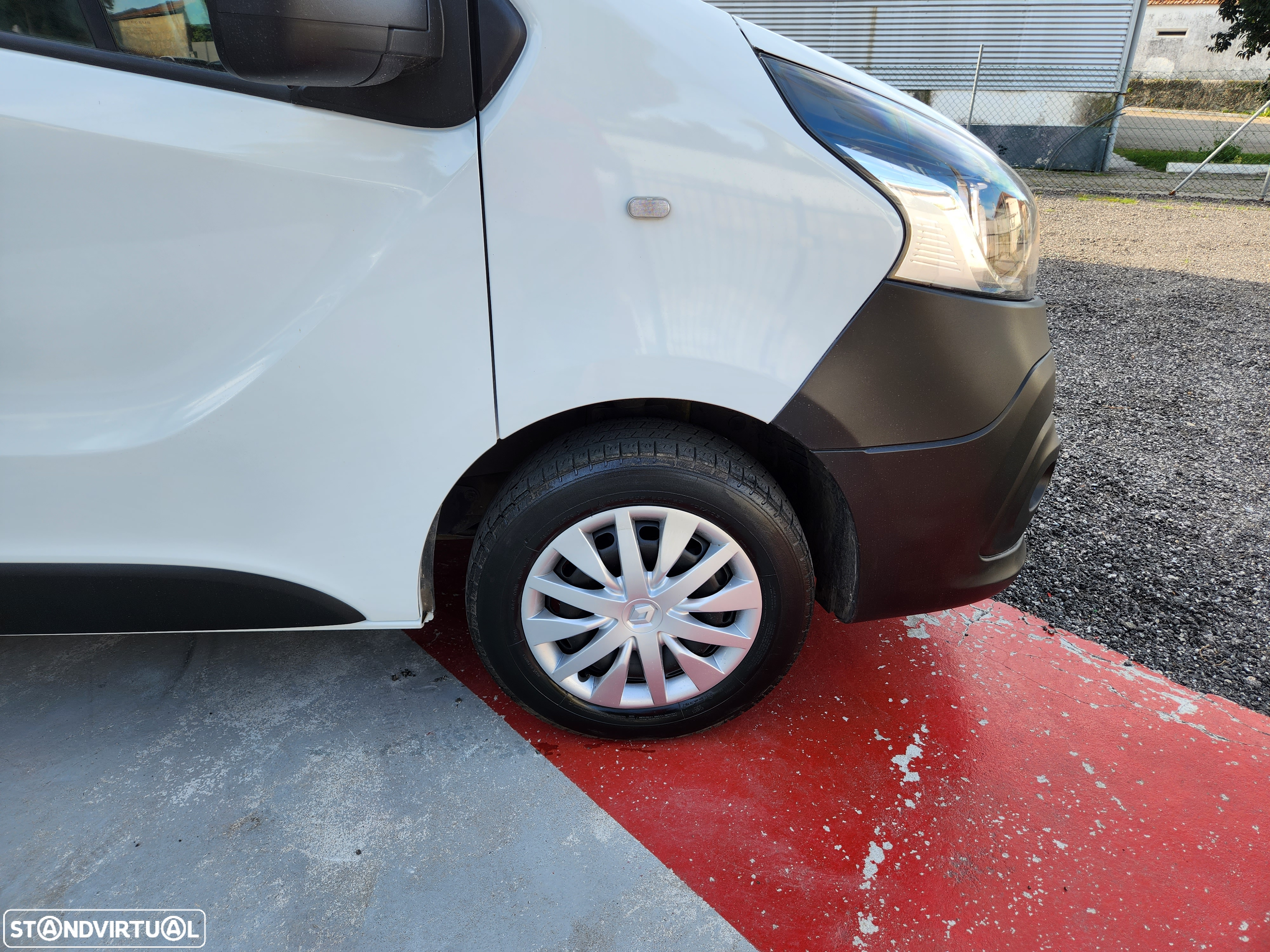 Renault TRAFIC - 29