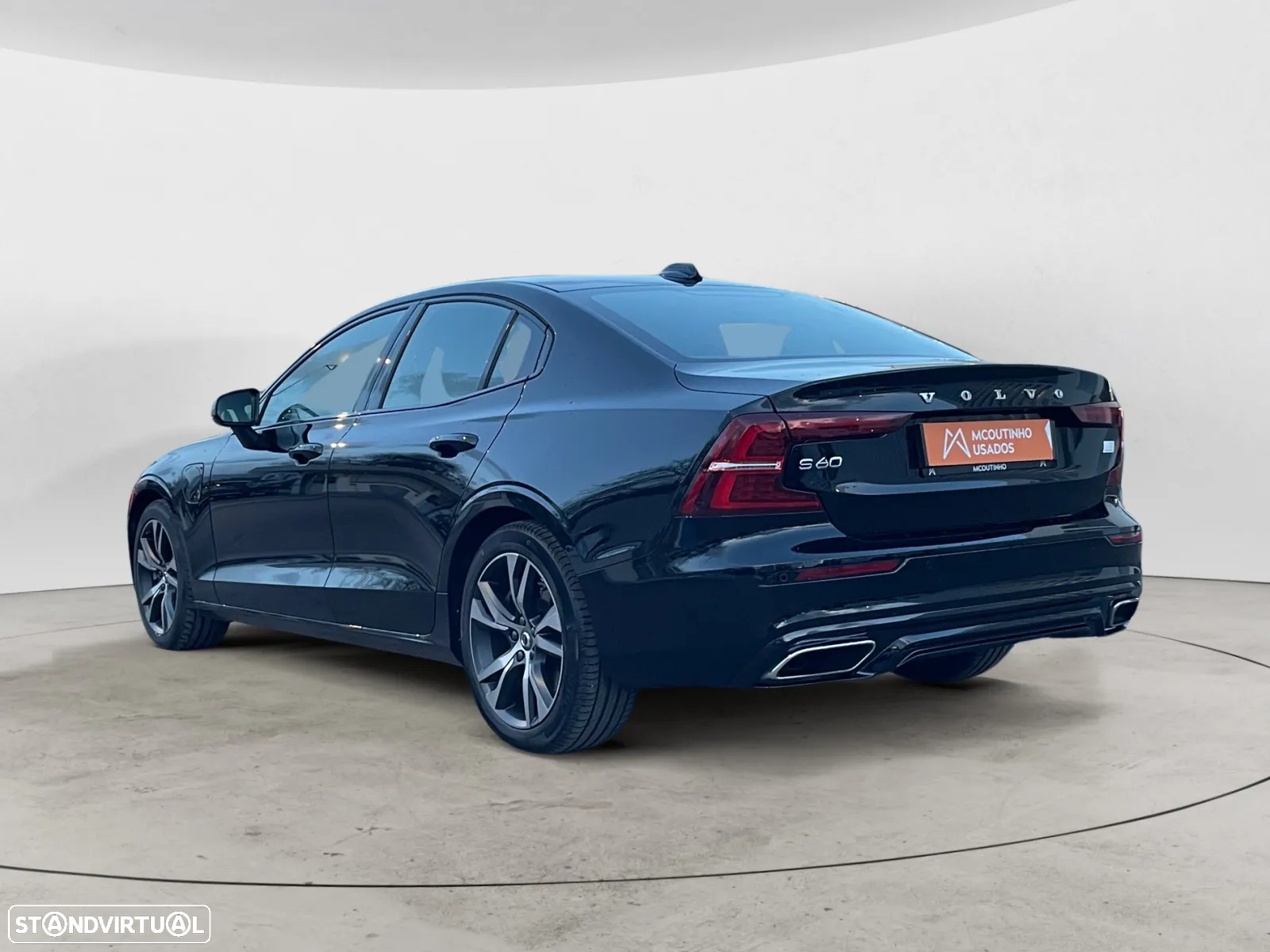 Volvo S60 2.0 T8 PHEV R-Design AWD - 4