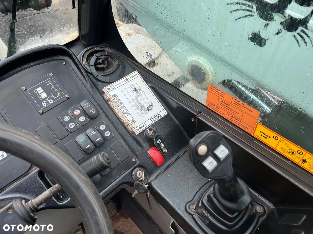 Bobcat T2250 | Ładowarka Teleskopowa | BOBCAT T 2250 | Udźwig 2200 kG | 5 Metrów | Nowe Opony | w Oryginale | Stan IDEALNY | Miniładowarka | 6 Metrów | - 27