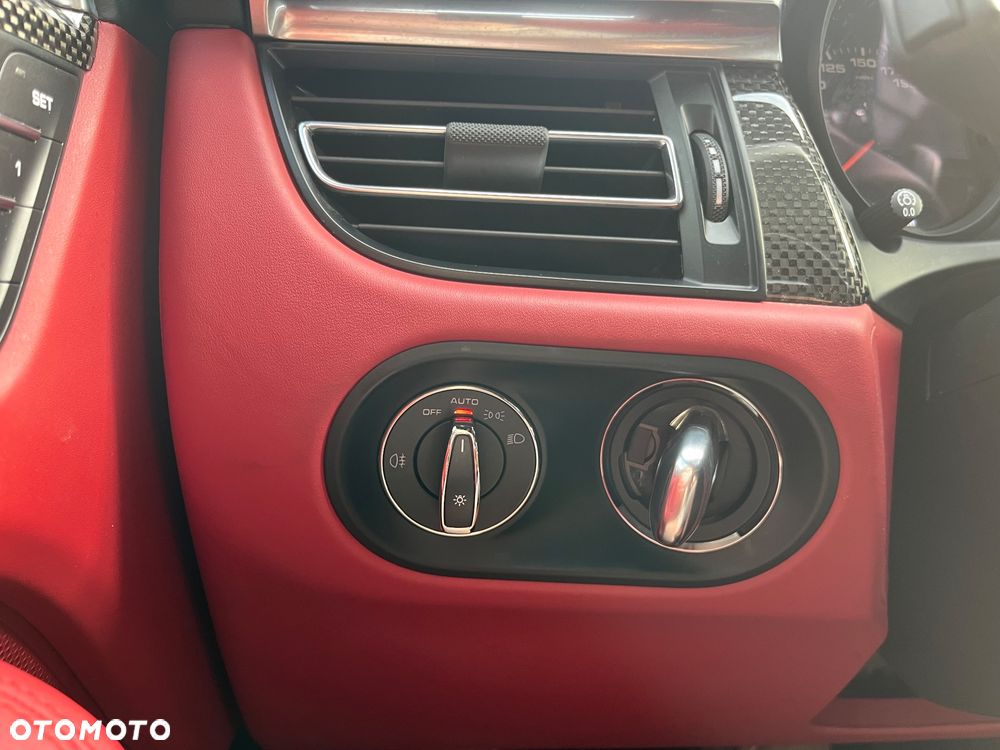 Porsche Macan Turbo - 25