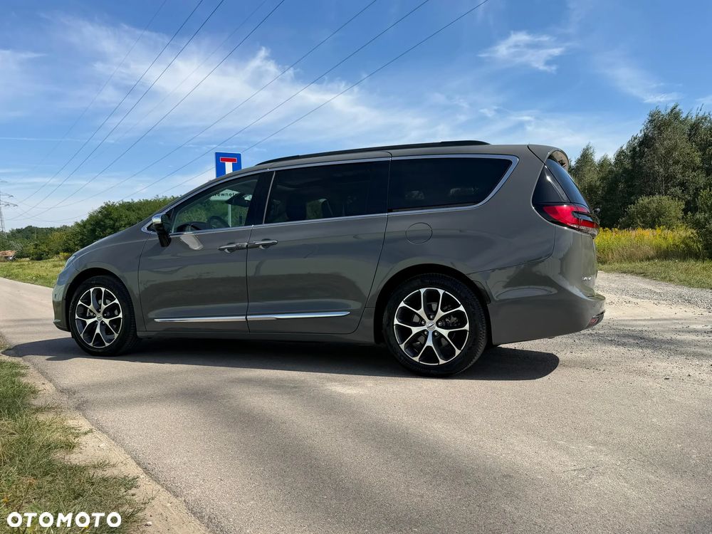 Chrysler Pacifica - 26