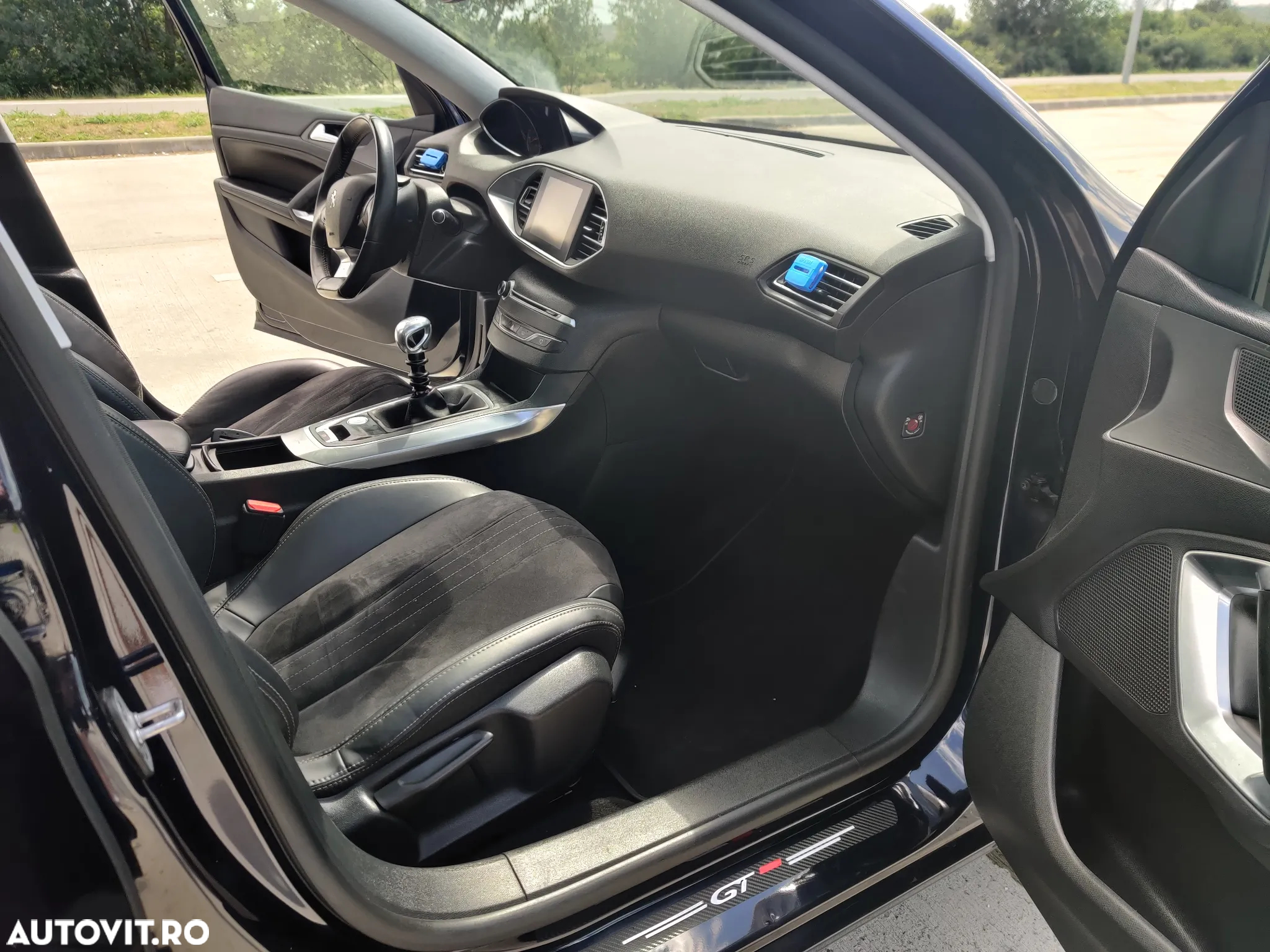 Peugeot 308 SW 1.2 L PureTech Turbo Allure - 8