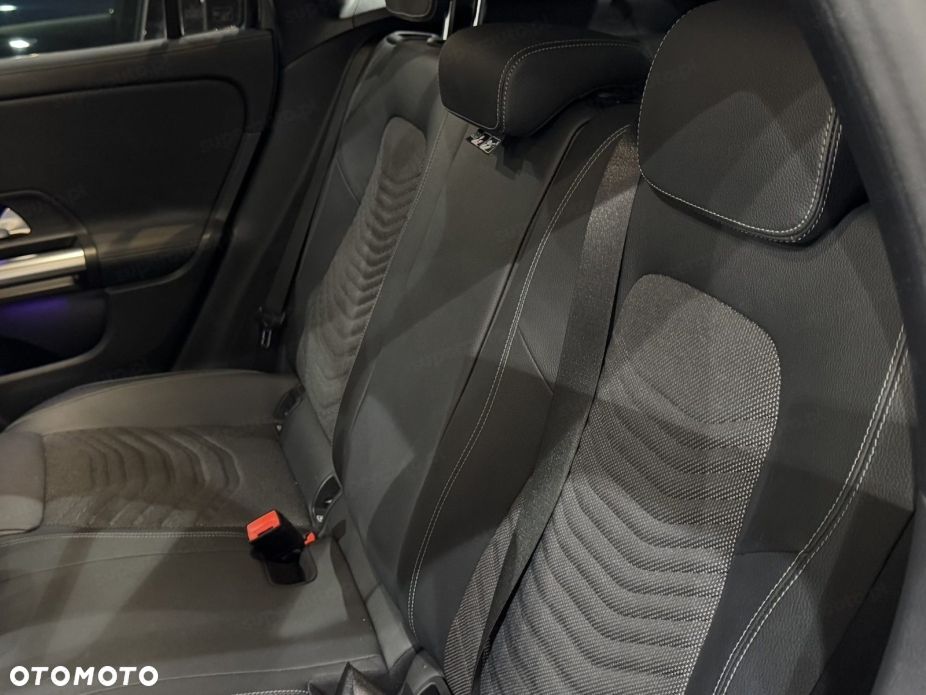 Mercedes-Benz GLA 200 Progressive - 14