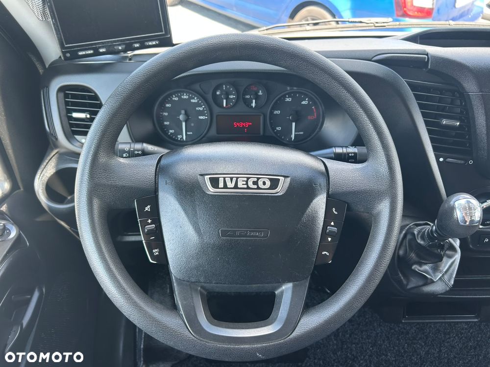 Iveco Daily 35C18 3.0 HPI L3H2 Średniak **Tylko 54tyś. km.**KLIMA**Hak 3,5t.**NA BLIŹNIAKACH**Sprowadzony**2018R** - 16