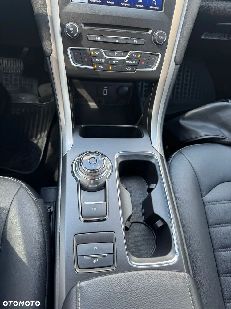 Ford Fusion - 8