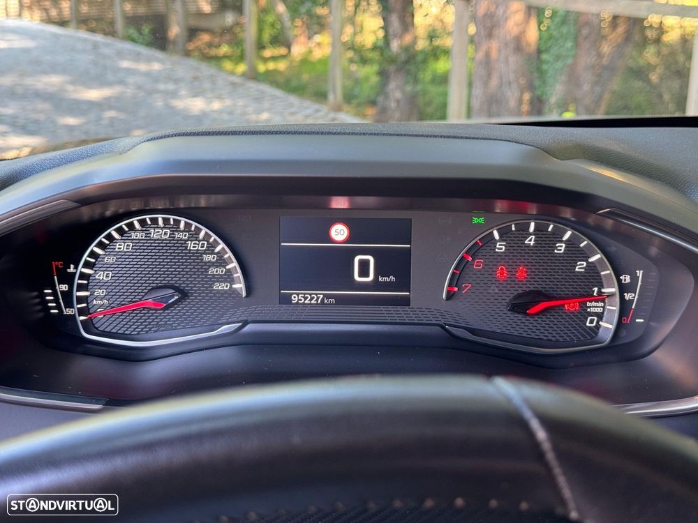 Peugeot 208 1.2 PureTech Allure - 16