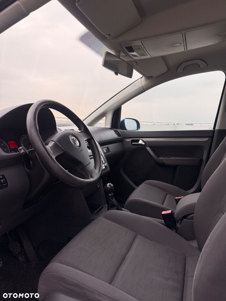 Volkswagen Touran - 9