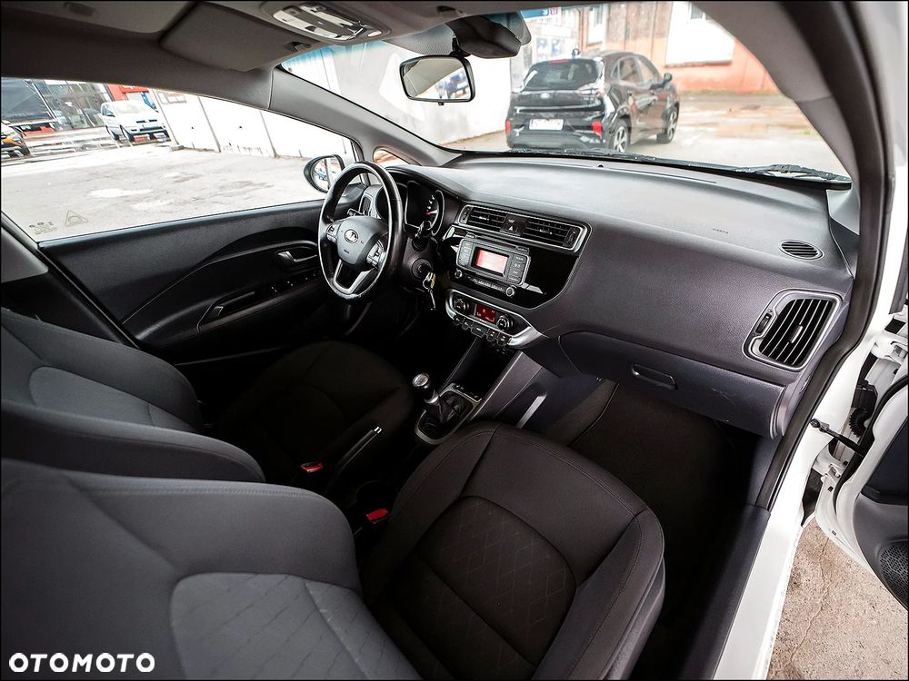 Kia Rio 1.2 Dream Team Edition - 16