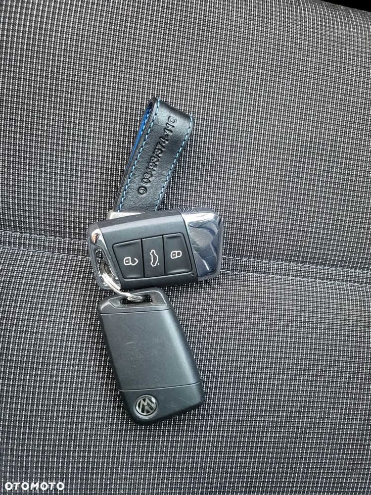 Volkswagen Passat 2.0 TDI SCR DSG Business - 27
