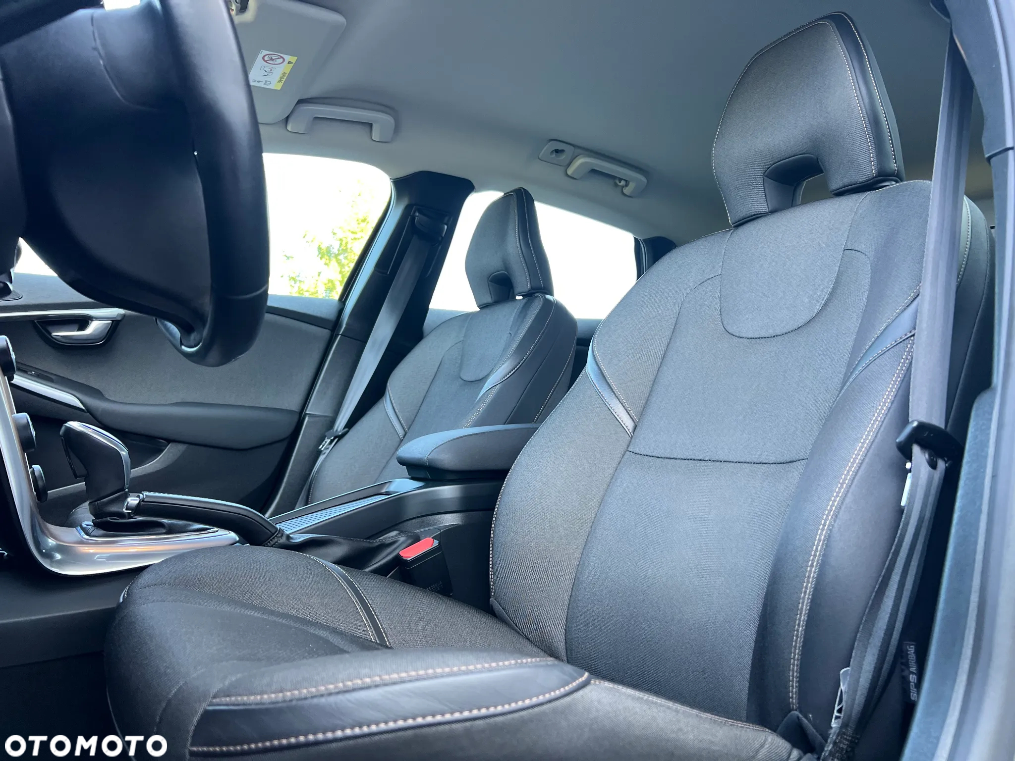 Volvo V40 Cross Country D4 Geartronic Momentum - 28