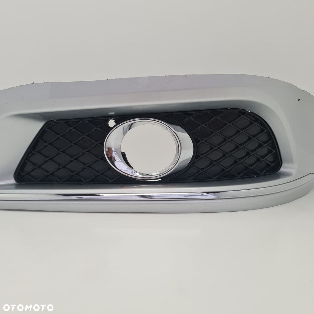 mercedes e klasa w212 09-13 ramka halogenu chrom - 4