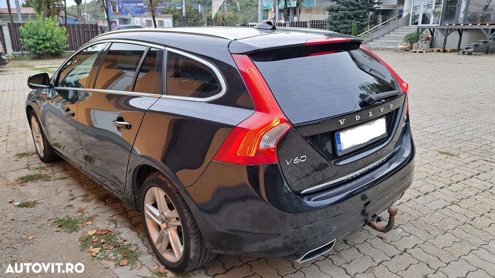 Volvo V60 D6 Plug-In-Hybrid AWD Geartronic Summum - 3