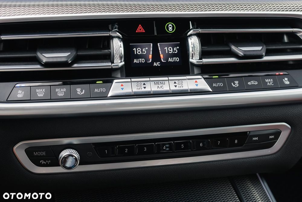 BMW X5 M50i - 26
