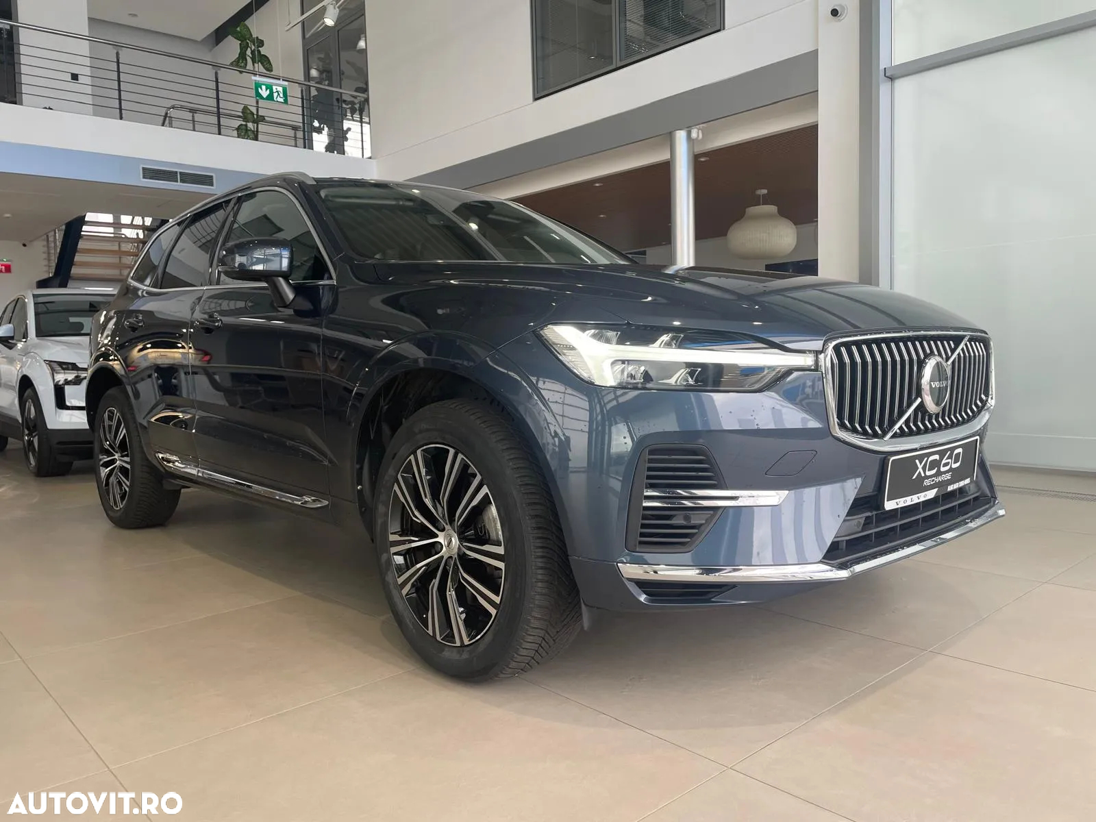 Volvo XC 60 T6 AWD Recharge Geartronic Inscription - 4