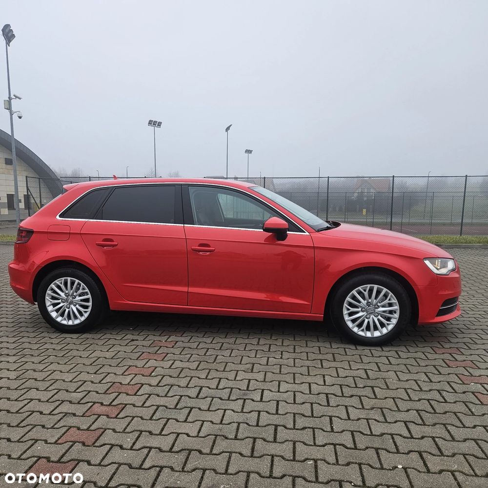 Audi A3 Sportback 1.6 TDI DPF Ambition - 4