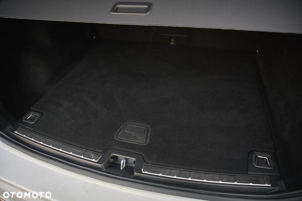 Volvo XC 60 D4 R-Design - 22