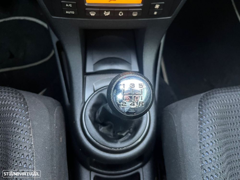 Citroën C4 1.6 HDi VTR - 15