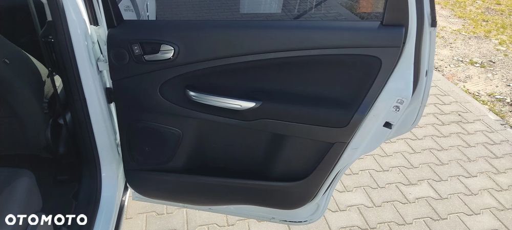 Ford S-Max 2.0 TDCi DPF Champions Edition - 28