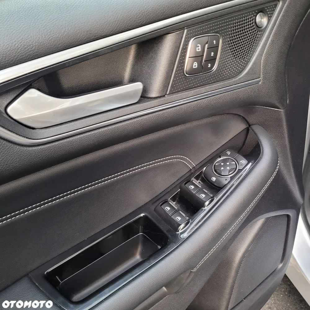 Ford Edge - 10
