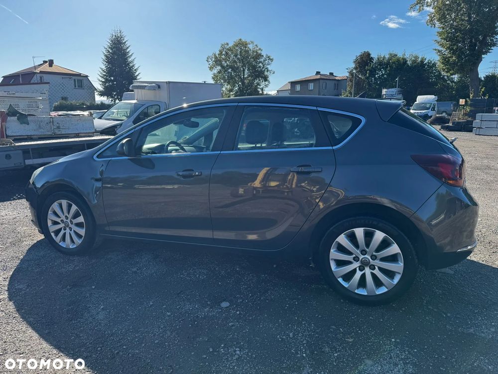 Opel Astra IV 1.6 CDTI Cosmo - 29