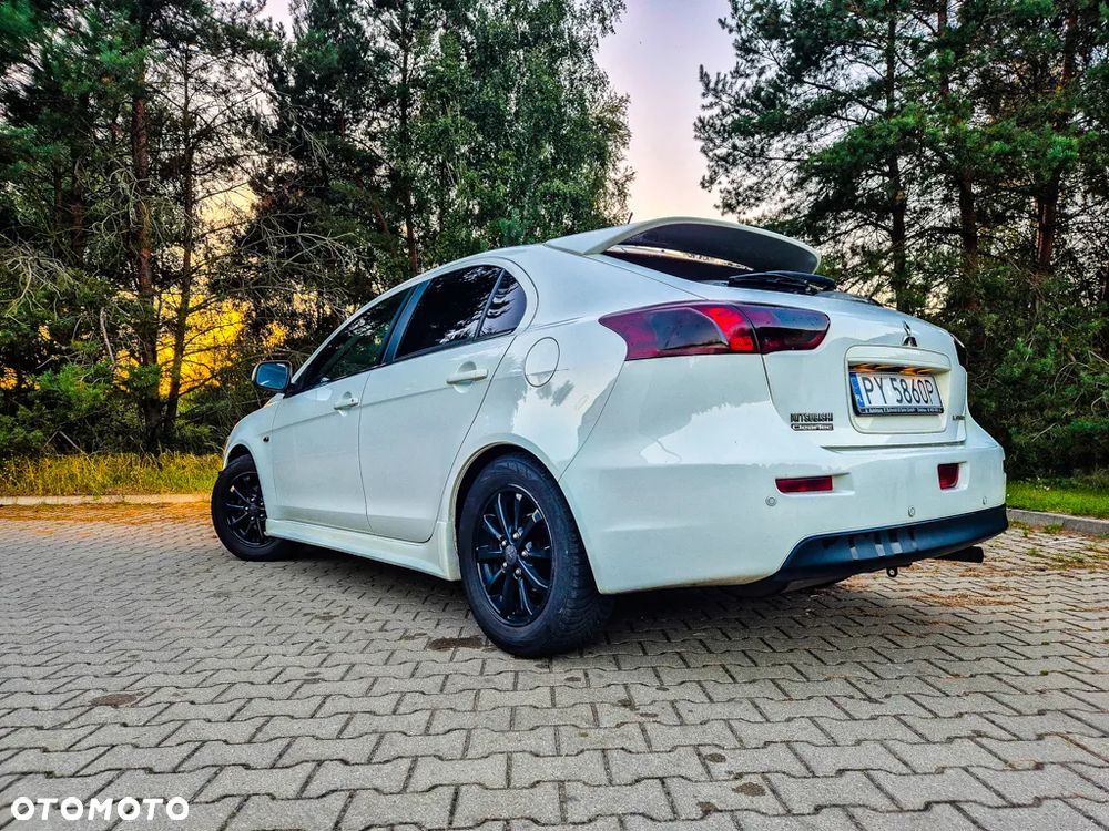 Mitsubishi Lancer 1.6 Invite - 4