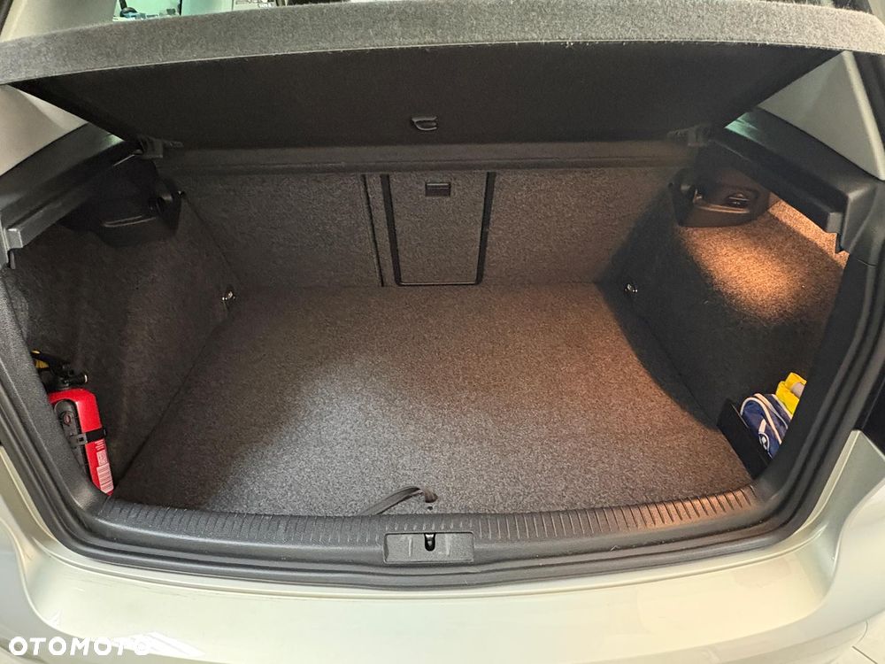 Volkswagen Golf 1.4 TSI Highline - 23
