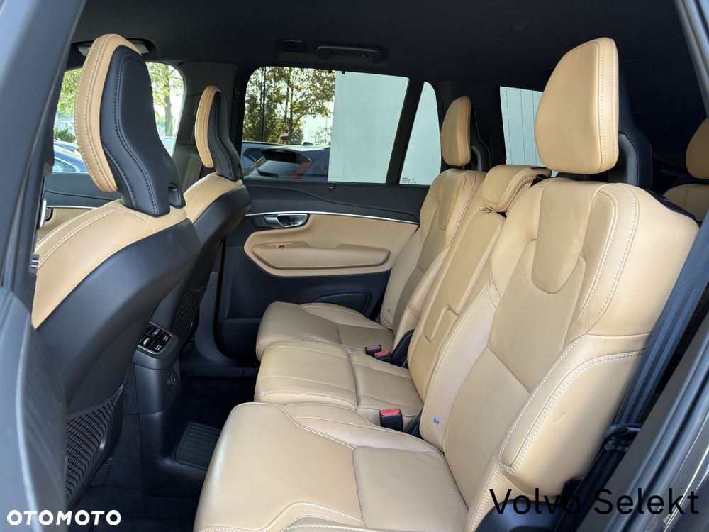 Volvo XC 90 - 21