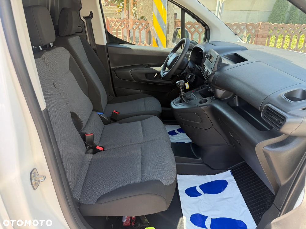 Citroën BERLINGO - 11