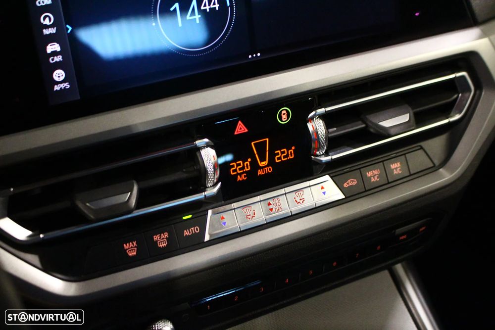 BMW 330 e Line Luxury Auto - 27