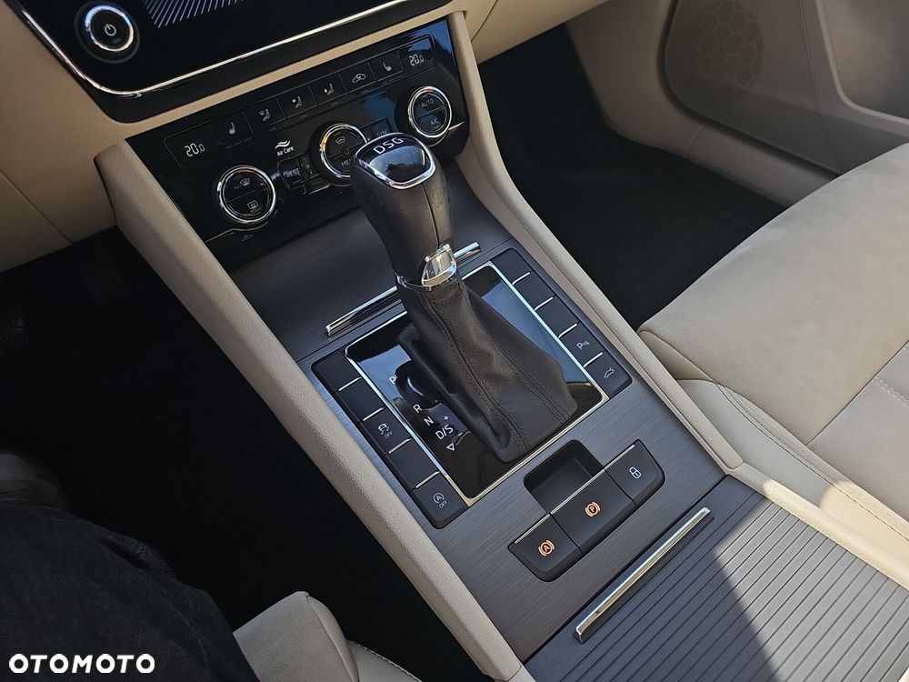 Skoda Superb 2.0 TDI Style DSG - 29